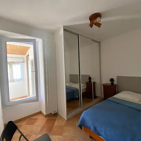 Maison Rénovée, Proche Et Commerces, Parking, Jardin Privé - Fr-1-22-221