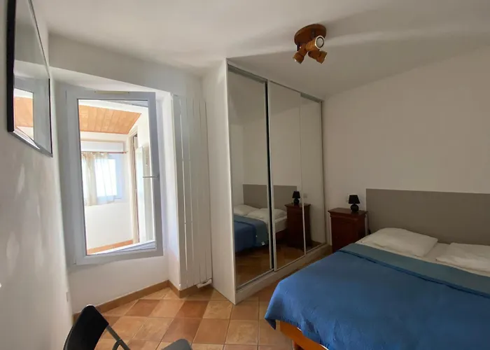 Maison Rénovée, Proche Et Commerces, Parking, Jardin Privé - Fr-1-22-221