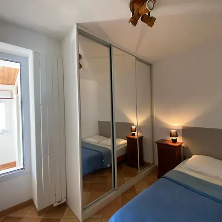 Maison Rénovée, Proche Et Commerces, Parking, Jardin Privé - Fr-1-22-221