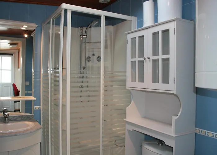 Maison Rénovée, Proche Et Commerces, Parking, Jardin Privé - Fr-1-22-221 *