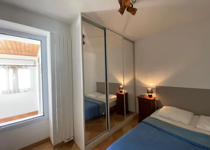 Maison Rénovée, Proche Et Commerces, Parking, Jardin Privé - Fr-1-22-221